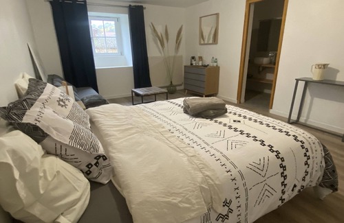 Le Val-d'Esnoms Cama Y Desayuno | Se Poser à la Campagne au Bord de la Piscine