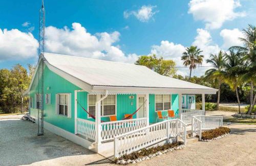 Breakers Casa | Sea Beauty - Charming Cottage with Pool and Private Beach Lot