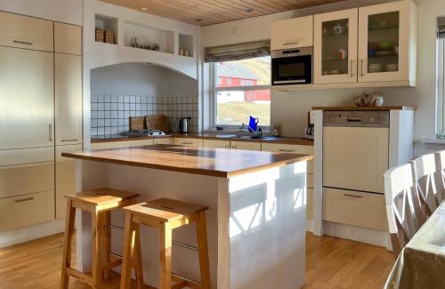 Leynar Casa | Sea & Mountain View 4 Bedroom