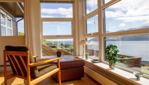 Leynar Casa | Sea & Mountain View 4 Bedroom