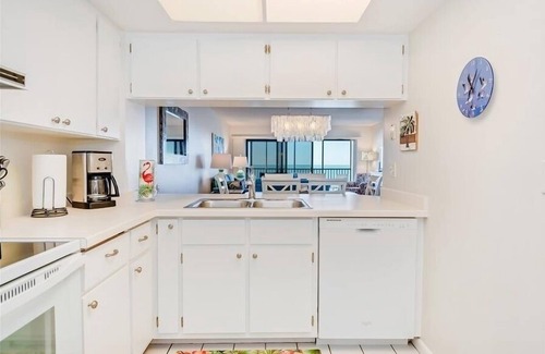 Boca Grande Condominio | Sea Oats 215 2 Bedroom Home by RedAwning