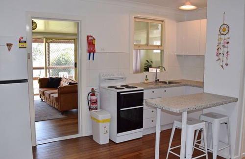 South West Rocks Casa | Sea Salt Cottage - Orginal 1950s cottage