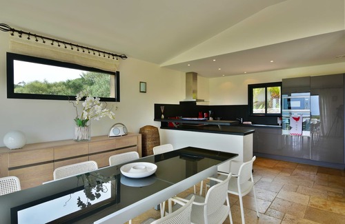 Cirendinu Villa | Sea View Villa 180 - Piscina climatizada - Playas 2 min - 5 dormitorios - Wifi Clim