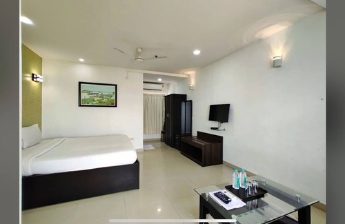 Daman Hotel | Seaface Properties