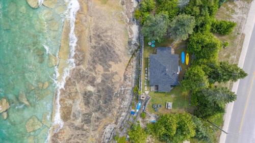 Lion's Head Casa | Seafari Stone Cottage - Georgian Bay