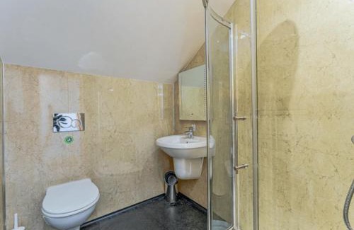 Woolacombe Villa | Seascape Villa 2 at Golden Coast Leisure Park F