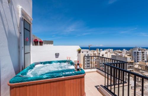 Bugibba Apartamento | Seashells Sea View Penthouse with private Hot Tub & large sunny terrace with stunning views - by Getwaysmalta