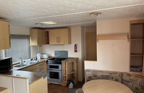 Leysdown-on-Sea Casa | Seaside Bliss Retreat in Heart of Isle of Sheppy