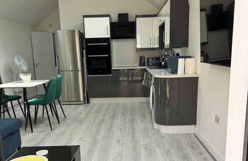 Birkdale Cabaña | Seaside Cottage Escape in Southport