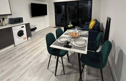 Birkdale Cabaña | Seaside Cottage Escape in Southport