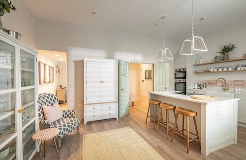 Bournemouth City Centre Casa | Seaside Elegance: Your Unforgettable Beach Retreat