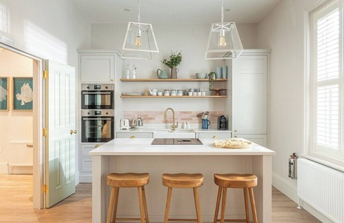 Bournemouth City Centre Casa | Seaside Elegance: Your Unforgettable Beach Retreat