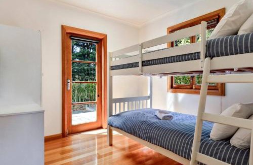 Bicheno Casa | Seaside House - On Waubs Bay!