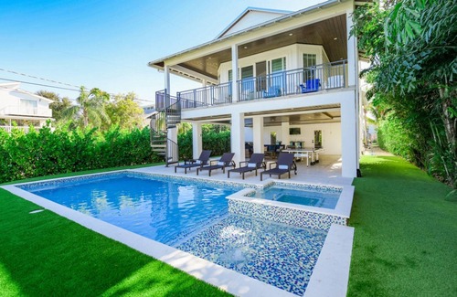 Anna Maria Villa | Seaside Magnolia by AMI Locals