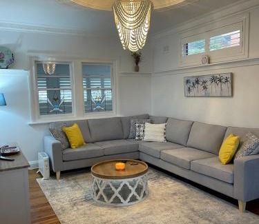 Shellharbour Casa | Seaside Village Cottage Charm