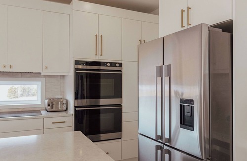 Little Pond Casa | Seasmoke Beachhouse with Private Beach Access