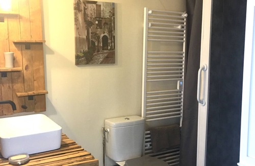 Saint-Pierre-de-Chignac Apartamento | seasonal rental with swimming pool