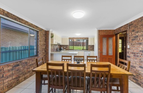 Barrack Heights Casa | Seaview Escape Beach Family Getaway with Games