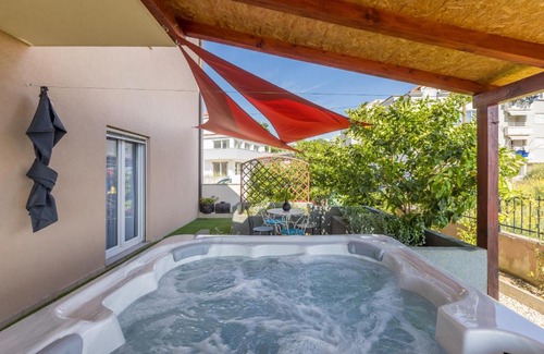 Znjan Apartamento | Seaview&jacuzzi 2BR apt