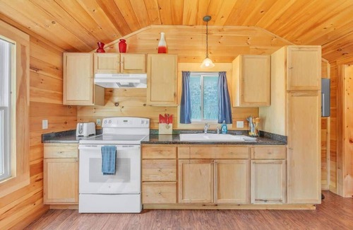 Seawall Cabina | Seawall Retreat! Close to Ocean & Acadia!
