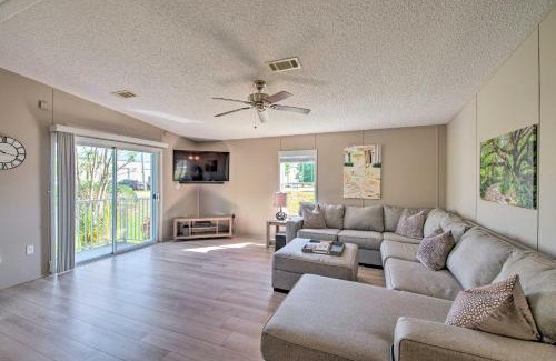 Sebastian Casa | Sebastien Cottage with Screened Porch, 5 Mi to Beach