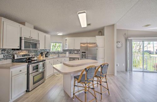 Sebastian Casa | Sebastien Cottage with Screened Porch, 5 Mi to Beach