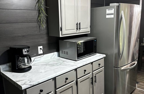 Warsaw Casa | Secluded 3-bedroom house within 3 minutes to downtown Warsaw