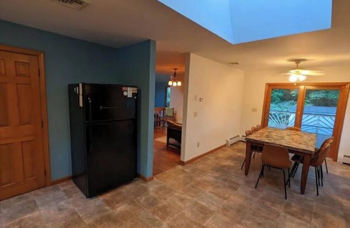 Hopatcong Casa | Secluded 6br Home 1min from Lake's State Park