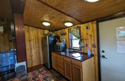 Berrien Springs Cabina | Secluded Country Cabin