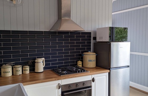 Kangaroo Gully Cabaña | Secluded Country Cottage - Idlewild Bridgetown