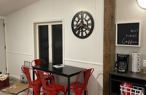 New Lisbon Cabina | Secluded cozy cabin walking distance to Castle Rock Lake - remodeled!