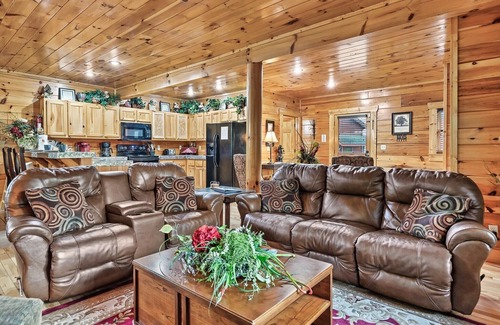 Sevierville Cabina | ⭐ SECLUDED HOT TUB GAME ROOM LOCATION EASY ROADS! ⭐