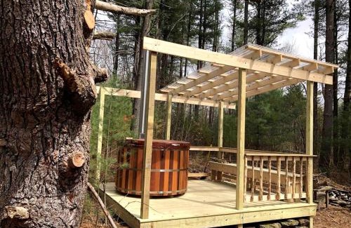 Mehoopany Chalet De Esquí | Secluded in the Woods Cedar Hot Tub Pet Friendly