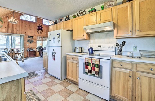 Hawks Cabaña | Secluded Lost Lake Cottage w/ Spacious Loft!