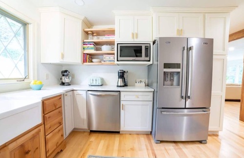 La Crosse Casa | Secluded luxury House in the Hills w/king bed