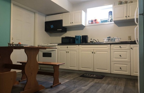 Howard Cabaña | Cabaña secundaria aislada con capacidad para 6 (espacio para más) con colchones de aire