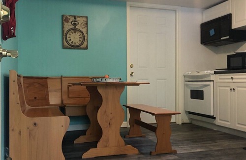 Howard Cabaña | Cabaña secundaria aislada con capacidad para 6 (espacio para más) con colchones de aire