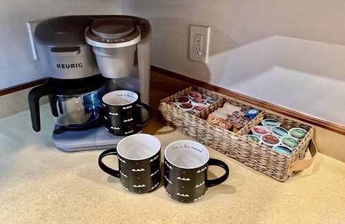 Tustin Cabina | Secluded Tustin Cabin with Fire Pit and Hiking Trails