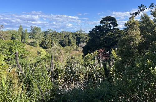 Matakana Cabaña | Secluded Two Bedroom Cottage Seconds away from Matakana