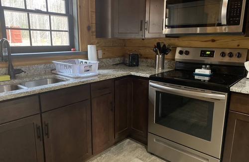 Henderson Cabina | Secluded Waterfront Cabin Retreat