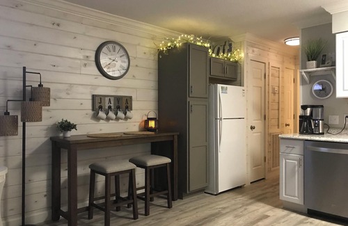 Folly Field Villa | Second Floor Ocean View- Steps from the Beach! 1 Bedroom villa in a gated Resort