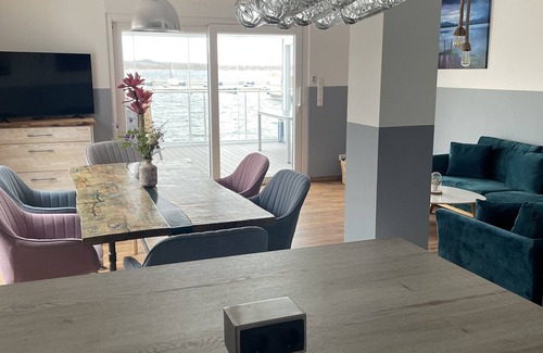 Mucheln Casa | Seehaus Pippa with sauna and whirlpool right on the lake