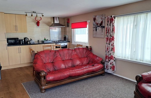 Stepps Alquiler De RV | Self-catering 3 bedroom chalet 5 miles from Glasgow city centre!