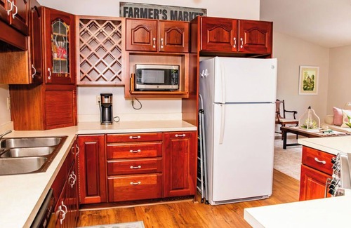 Elizabeth City Apartamento | Separate Apartment in Beautiful Historic Riverside Neighborhood. Pets welcome!