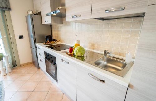 Parzanica Apartamento | Serafino - nice terrace & swimming pool on the Iseo Lake