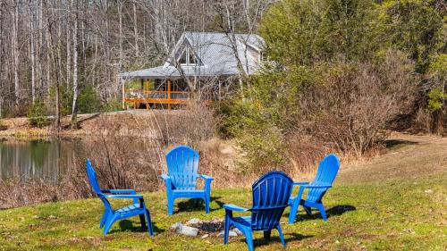 Hendersonville Casa | Serenade Collection by Carolina Mornings