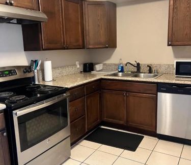 Fresno Apartamento | Serene 2bed 1bath condo with parking