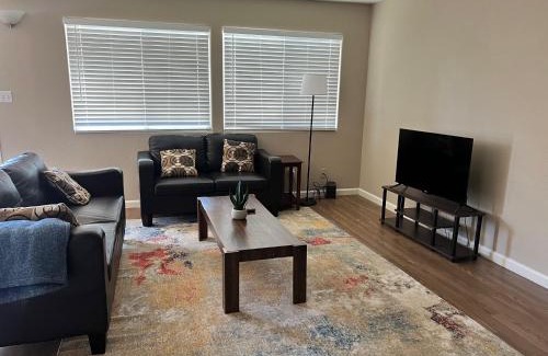 Fresno Apartamento | Serene 2bed 1bath condo with parking