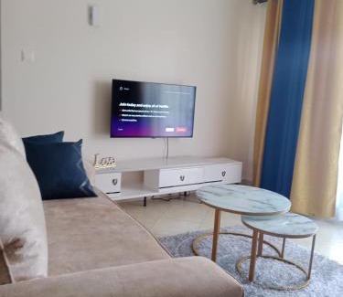 Ngelani Apartamento | Serene 2BR Getaway with Stunning Hill Views