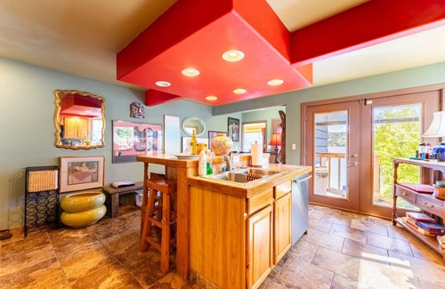 Bremerton Casa | Serene 2BR Waterfront Retreat in Garden Setting